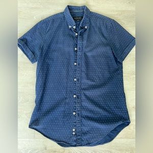 Short sleeve button up